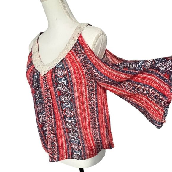 Hollister size L cold shoulder gauzy top with double v-neck & bell sleeves EUC - Picture 8 of 14